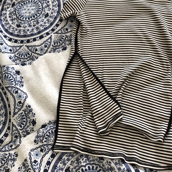 Top - Picture 2 of 4